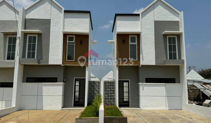 Dijual Sklyland Sekarpuro
rumah Modern Nordic Scandinavian Dengan Fasilitas Premium Terletak Di Sekarpuro, Pakis, Malang. Lokasi Strategis Dekat Exit Tol Malang.

fasilitas :
- Green Environment
- Paving Block
- Cctv Kawasan
- Masjid
- Air Bersih
- Pln

 1