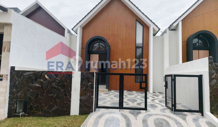 House for Rent in a Flood-Free Residential Area, Comfortable and Quiet Environment, Suitable for Families and Academic Community. Easy Access to Shopping Centers and Renowned Campuses in Malang. 2