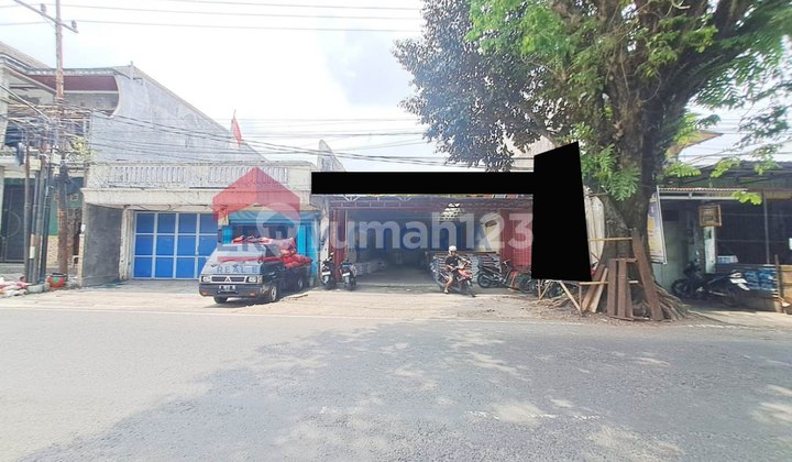Warehouse for Sale in Old Town Area of Malang, Bustling Region Near Panti Nirmala Hospital, Pasar Besar, Kebalen Market, Wide Road Suitable for Shops, Storage Warehouse