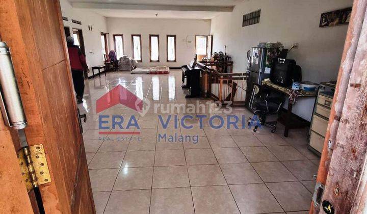 Rumah Disewakan Di Kapi Sraba Raya, Ada 2 Kamar Connecting, Dekat Perum Grand Permata Jingga Dan Pusat Kota, Jalan Akses Mudah, View Sawah Bagian Belakang 2