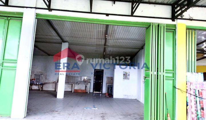 Ruko Dijual Di Area Bisnis Lengkong, Nganjuk, Cocok Untuk Usaha Apapun, Terletak Dijalan Raya, Terdapat Kelebihan Tanah 50m2 Yang Dibangun Dapur Dan Kamar Mandi 2