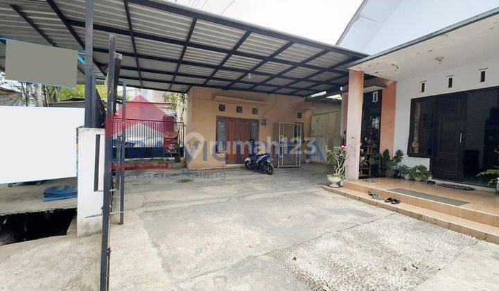 Dijual Rumah Bisa Untuk Usaha Di Jalan Poros Malangsuko-Tumpang Lokasi Sangat Startegsi Dekat Kantor Desa Malangsuko, Sman 1 Tumpang, Smpn 1 Tumpang, Candi Jago Dan Pasar Tumpang Cocok Untuk Berbagai Usaha. Sisa Tanah Dibelakang Sangat Luas
 1