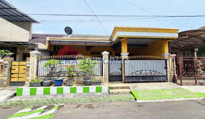 Dijual Rumah 1 Lantai Kondisi Sangat Terawat Lokasi Di Selat Sunda, Sawojajar, Lokasi Tenang Dekat Ace Hardware, Spbu, Area Kuliner Sawojajar. Ada Gudang Dan Ac
 1