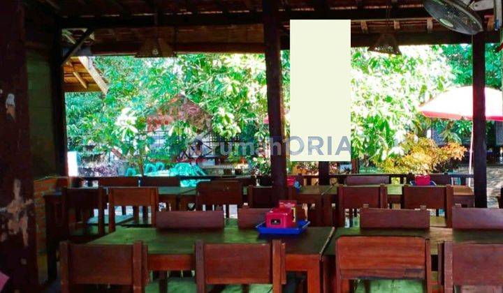Ruang Usaha Jual Dekat Gedung Graha Sandiya Tuban Di Jalan Raya Merak Urak Tuban Dekat Wisata Rumah Makan Masih Aktif. Full Furnish 1