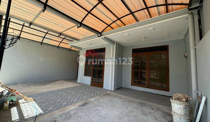 Rumah Disewakan Kondisi Masih Tahap Renovasi, Area Tenang, Kawasan Kuliner Dan Bisnis Sulfat. Akses Mudah Ke Tengah Kota 2