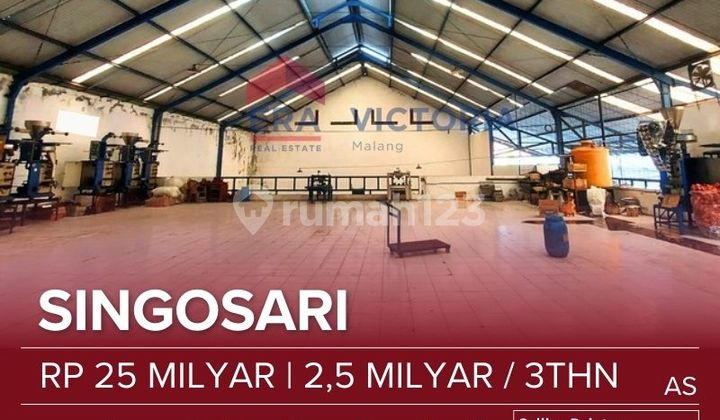 For Sale/Rent Large Warehouse in Singosari Industrial Area. Very Strategic Location, Wide Road Access, Can Accommodate Two Large Vehicles Passing Each Other.
