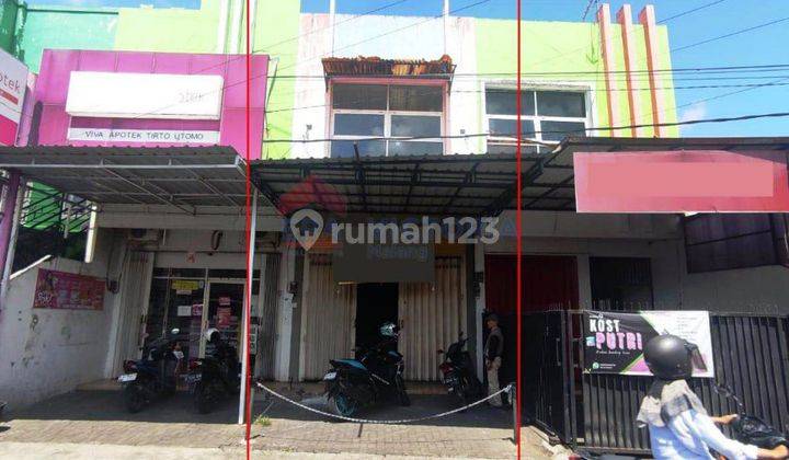 FOR SALE! HOT UNIT Ruko 2 lantai dekat Kampus UMM. Cocok untuk usaha kuliner atau fashion. 

Selling points: 
Lokasi ramai dekat kampus
4 menit ke Universitas Muhammadiyah Kampus 3
Cocok untuk usaha kuliner atau fashion 
Letak pinggir jalan 1