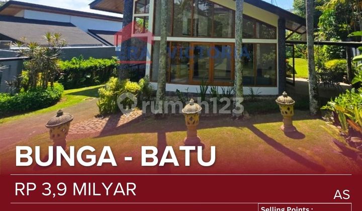 Villa in an Elite One Gate System Housing Complex, Cool and Green Atmosphere, Mountain View, Beautiful Layout, One Step to Jatim Park 1, Close to Batu City Square, Culinary, Batu City Tourism