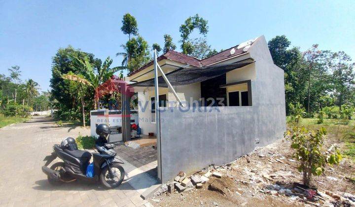 Dijual Rumah Bonus Tandon Dan Booster Pompa Bangunan Bagus Terawat Akses Mudah Suasana Tenang Dan Nyaman Dekat Toko Oleh-Oleh Wijaya, Wisata Candi Kidal  2