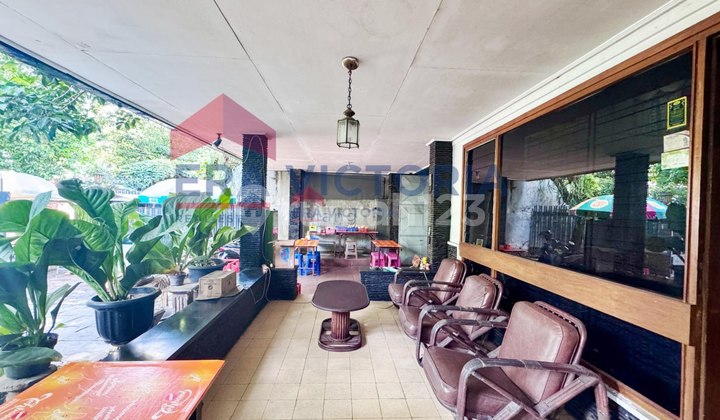 Rumah Vintage Jual Berada Di Lokasi Sangat Strategis Di Tengah Kota Malang Dekat Mog, Hotel Aria Gajayana, Pusat Kuliner, Cafe Row Jalan Lebar, Kondisi Bagus Dan Terawat Cocok Untuk Guesthouse, Berbagai Macam Bisnis. Full Furnished  2