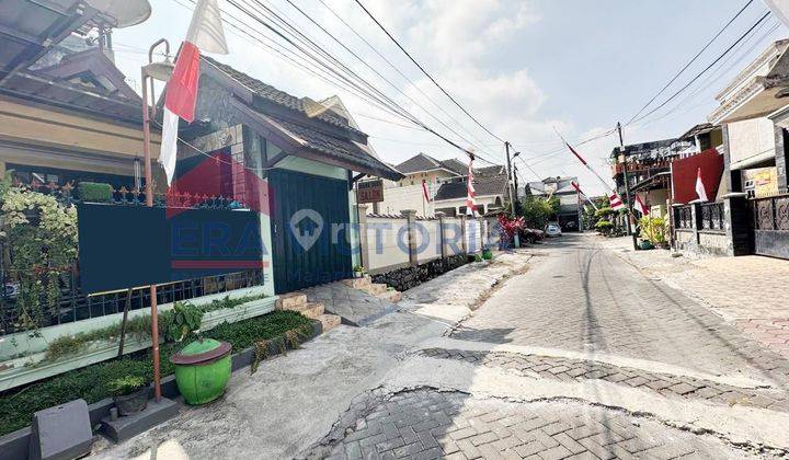 DIJUAL Rumah Madyopuro, terletak dilokasi trategis, dekat dengan toll malang, dekat dengan persekolahan (SD,SMP,SMA), dekat dengan universitas UM 2, dekat dengan universitas wisnuwardhana, dekat dengan pusat kuliner sawojajar, dekat dengan pasar, dekat de 2