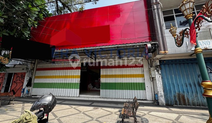 Ruko Di Poros Jalan Utama Lokasi Strategis Komplek Destinasi Wisata Tengah Kota Malang Dekat Berbagai Cafe Dan Resto, Hotel, Perbankan, Perbelanjaan 