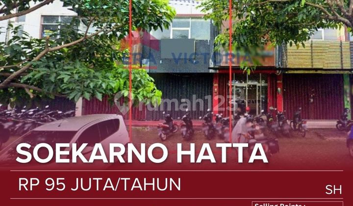 Ruko 3 Lantai Disewakan Lokasi Strategis Kawasan Bisnis Pinggir Jalan Poros Soekarno Hatta Kota Malang. Terdapat Ruangan Basement dan Tempat Parkir Bersama. Cocok untuk Bisnis Apapun