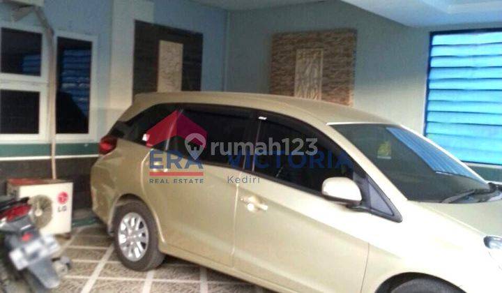 Rumah Dijual / Disewakan Full Furnished Akses Mudah Ke Pusat Kota Banjarmasin, Dekat Dengan Jalan Utama, Pusat Bisnis, Pasar, Dan Fasilitas Transportasi, Lingkungan Nyaman 2