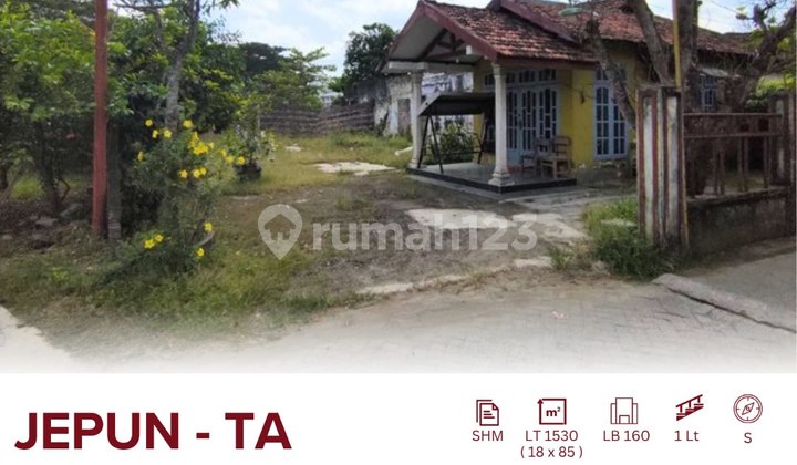 House + Land Strategic Location Near Jepun Highway, Tulungagung Suitable for Factory, Boarding House Business, Sports Venue & Housing Near Rsia Amanda, Tulungagung Station, Tulungagung Square House + Land Strategic Location Near Jepun Highway, Tulungagung Suitable for Factory, Boarding House Business, Sports Venue & Housing Near Rsia Amanda, Tulungagung Station, Tulungagung Square
