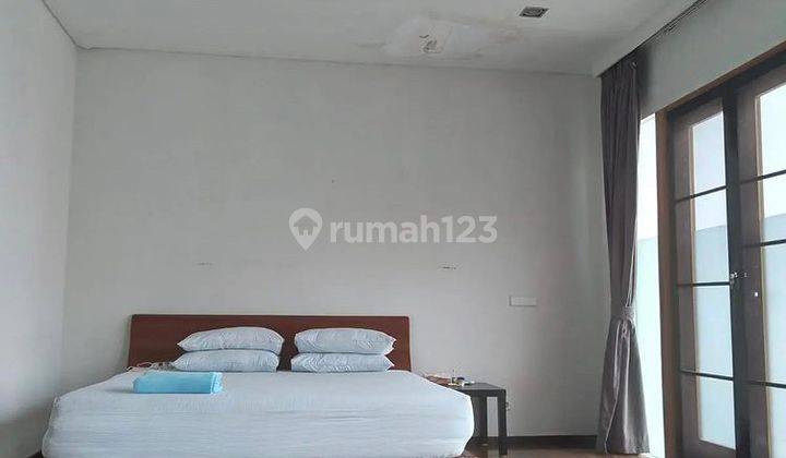 Rumah 2 Lantai Bagus Harga di Bawah Njop , SHM Kuningan  2