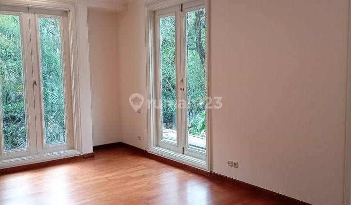 Rumah 2 Lantai Bagus , Unfurnished , SHM , Menteng Jakarta Pusat  6
