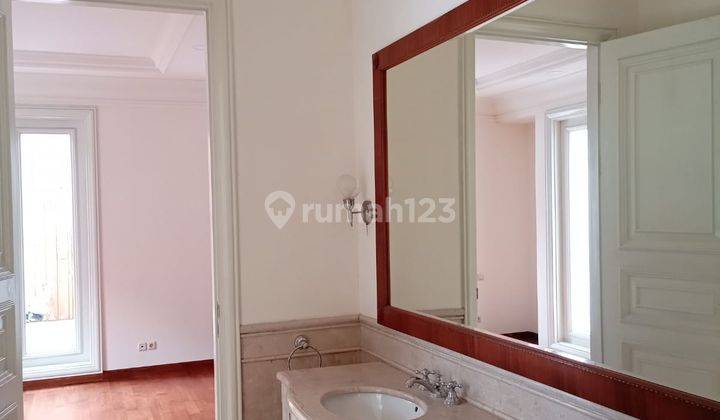 Rumah 2 Lantai Bagus , Unfurnished , SHM , Menteng Jakarta Pusat  8
