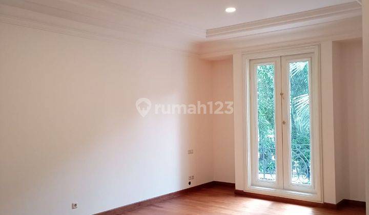 Rumah 2 Lantai Bagus , Unfurnished , SHM , Menteng Jakarta Pusat  9