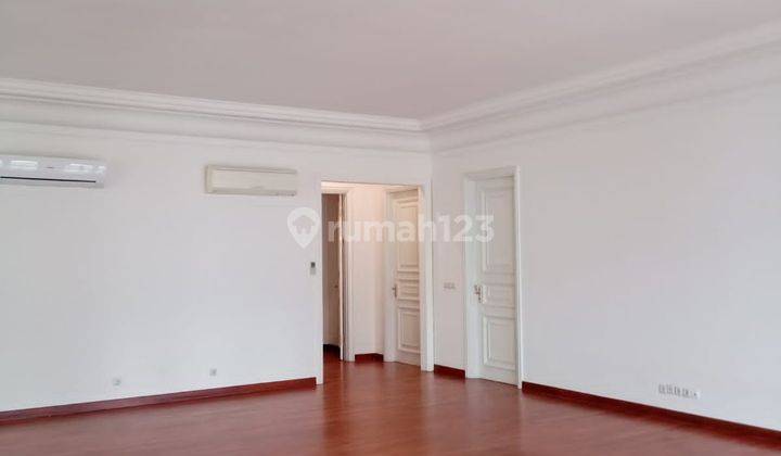 Rumah 2 Lantai Bagus , Unfurnished , SHM , Menteng Jakarta Pusat  10