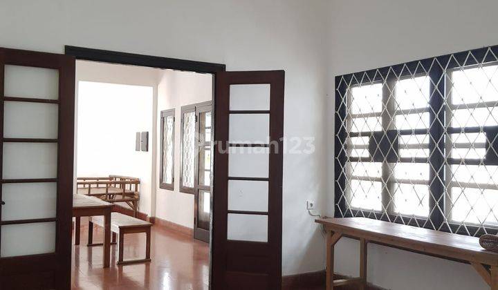 Rumah Unfurnished Lokasi Tenang , Tidak Ramai , SHM , Menteng  4