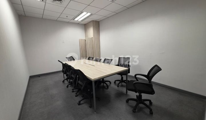 Sewa Kantor Pakuwon Tower 130 M2 Full Furnished Dekat Akses Mall 2