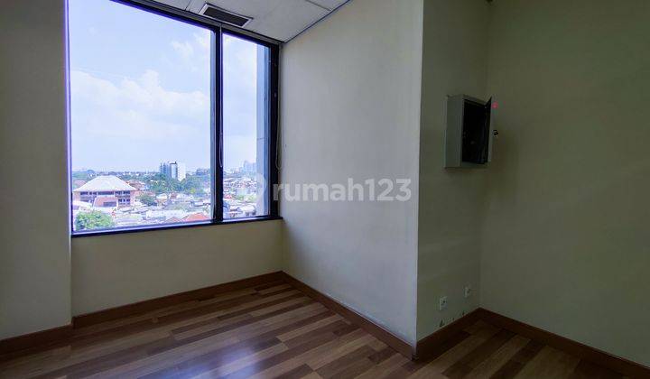 Sewa Kantor Tifa Building Luas 173m2 Fitted Gatot Subroto Jakarta 2