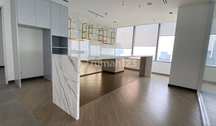 Disewakan Kantor Capital Place Luas 585M2 Fitted di Gatot Subroto 2