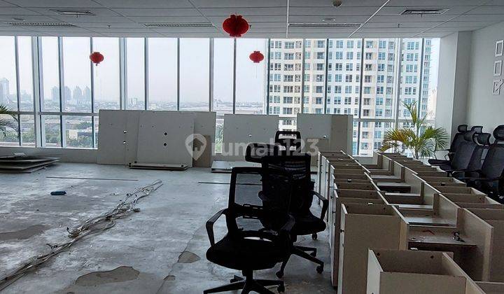 Sewa Kantor Kirana Three Tower Luas 207M2 Fitted di Jakarta Utara 1