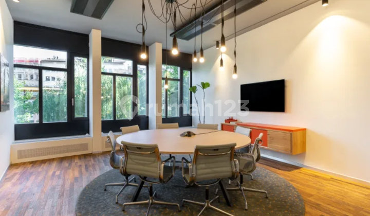 Sewa Kantor Unit Furnished 6 Pax di South Quarter dekat MRT Sewa Kantor Unit Furnished 6 Pax di South Quarter dekat MRT