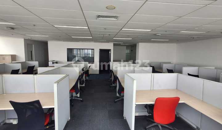 Sewa Kantor Kirana Three 204 M2 Furnished Strategis Kelapa Gading