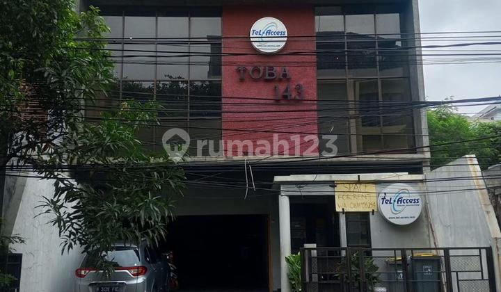 Jual Kantor 4 Lantai Luas 400m2 di Jakarta Pusat Lokasi Strategis