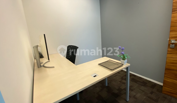 Office Unit Rental Furnished for 2 People in Astra Tower Near MRT and TJ