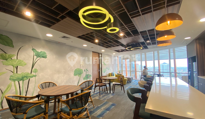 Office Unit Rental Furnished for 6 People at South Quarter Simatupang