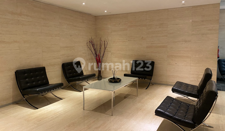 Unit Office Furnished for 6 People at Sampoerna Strategic Near MRT Unit Office Furnished for 6 People at Sampoerna Strategic Near MRT