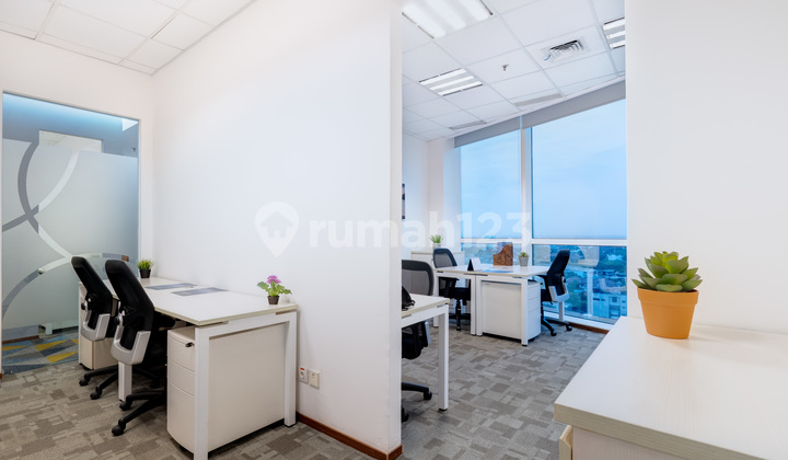 Kantor Unit Furnished 8 Pax di Manhattan Area Tb Simatupang