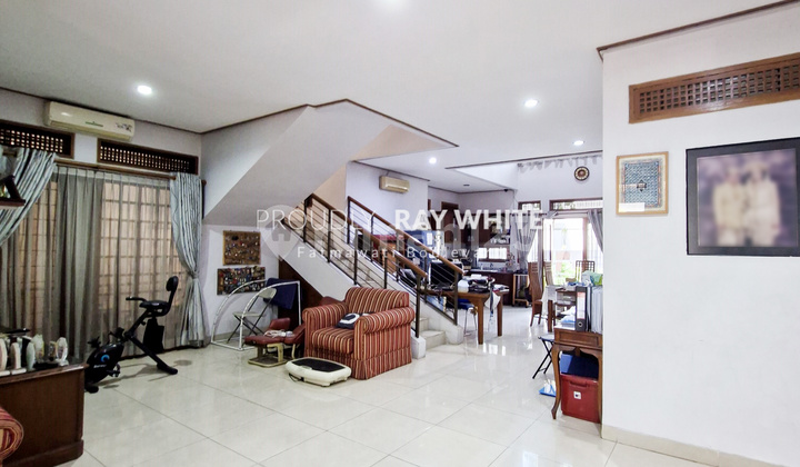 For Sale Ready-to-Occupy House in Compound Near MRT Station 2