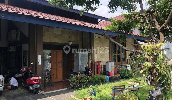 Rumah di Area Elite Kebayoran Baru Jakarta Selaran 1