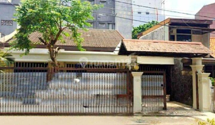 Rumah Tinggal Terawat Baik Dijual di Dekat Blok M Kebayoran Baru 1