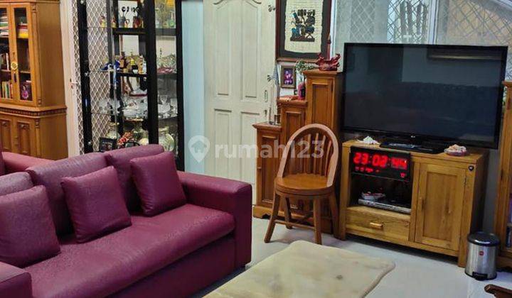 Rumah Hitung Tanah di Jalan Tegal Parang Mampang Jakarta Selatan 1