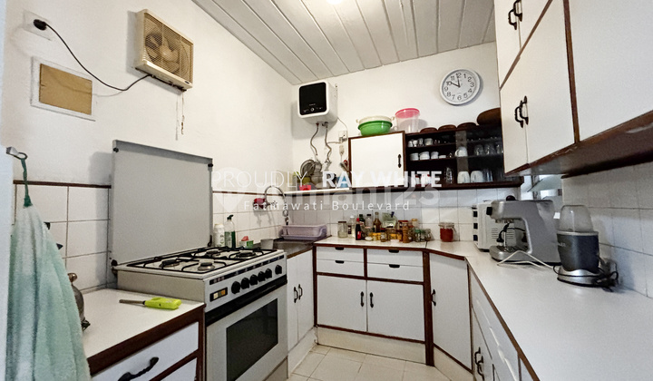 rumah terawat dekat stasiun MRT Cipete Raya 2