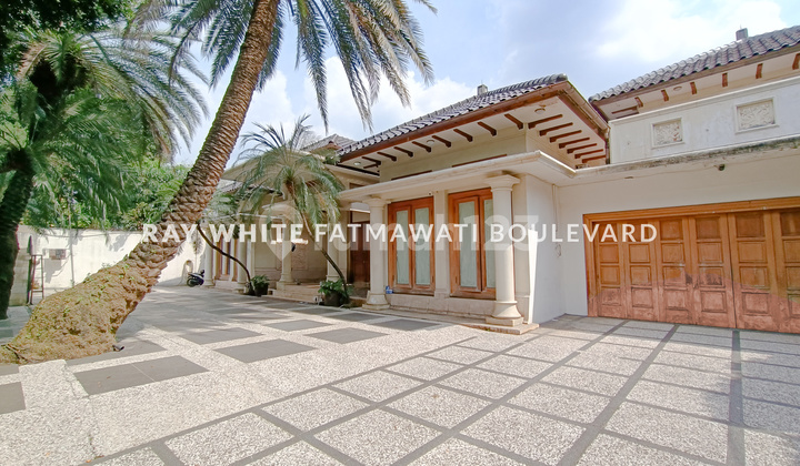 South Cipete Classic grand house on Abdul Majid main road 2