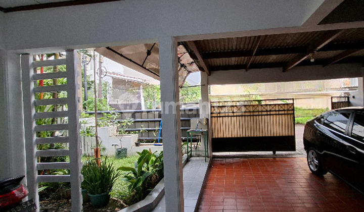House for sale in Lebak Lestari area – Lebak Bulus