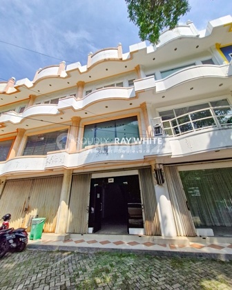 Ruko bagus 3,5 lantai area lauser Kebayoran Baru