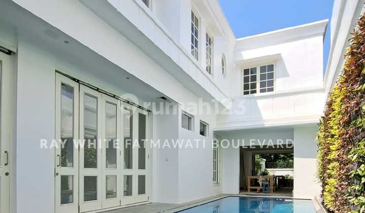 Rumah di Menteng, Brand New Desain American Classic di Area Tenang & Asri