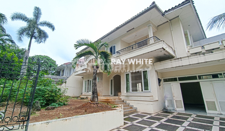 Rumah Kokoh Dan Strategis Dlm Komplek Taman Lebak Bulus