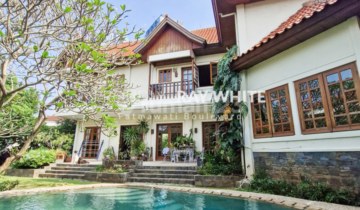 Dutch colonial house strategic location