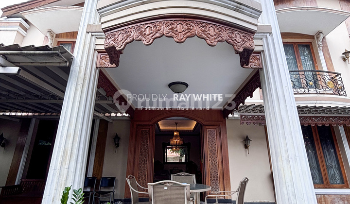 Turun Harga Rumah Luas Desain Klasik Cocok untuk Hunian atau Tempat Usaha Lokasi Prestise Turun Harga Rumah Luas Desain Klasik Cocok untuk Hunian atau Tempat Usaha Lokasi Prestise