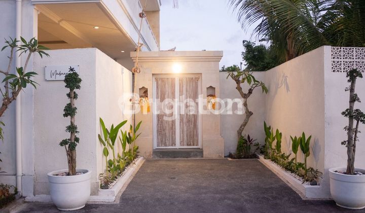 VILLA BARU DI DEKAT PANTAI MENGENING CEMAGI