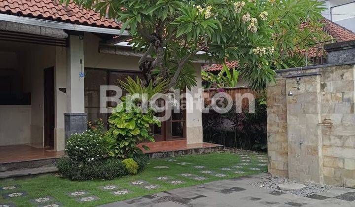 VILLA DENGAN HALAMAN LUAS LOKASI STRATEGIS JALAN KUTAT LESTARI SANUR 2